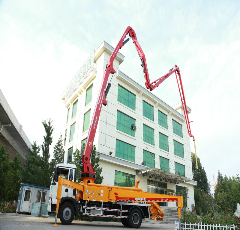 小型混凝土泵車，小泵車，天泵