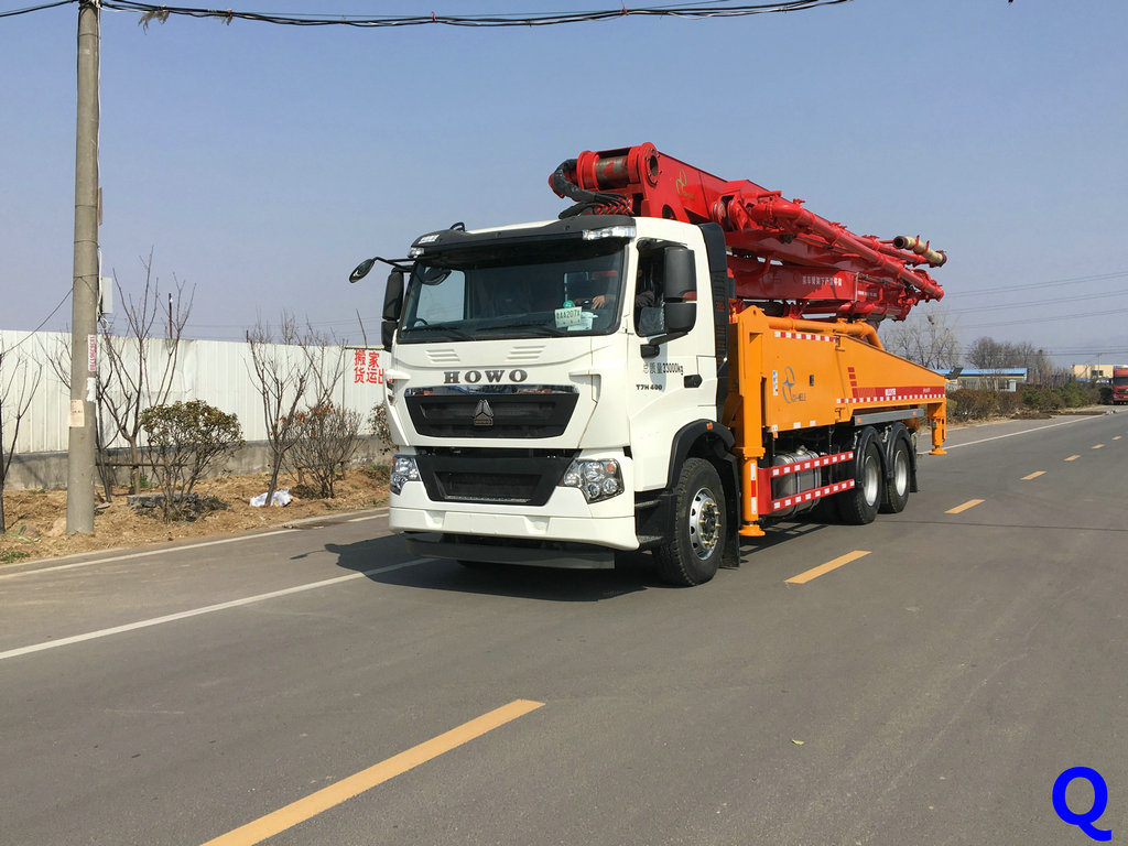 小型混凝土泵車，青島科尼樂混凝土泵車，天泵，