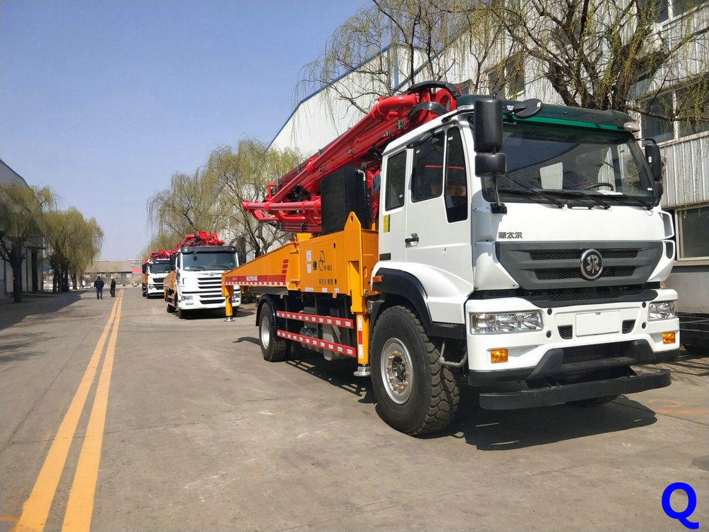 小型混凝土泵車，天泵，小型泵車，混凝土泵車