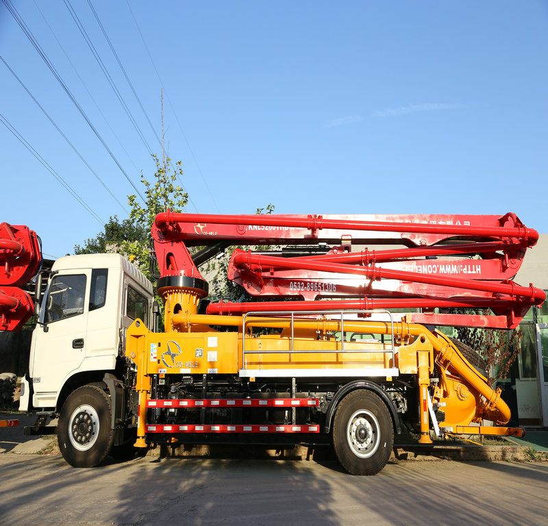 小型混凝土泵車，混凝土泵車，天泵，小型泵車