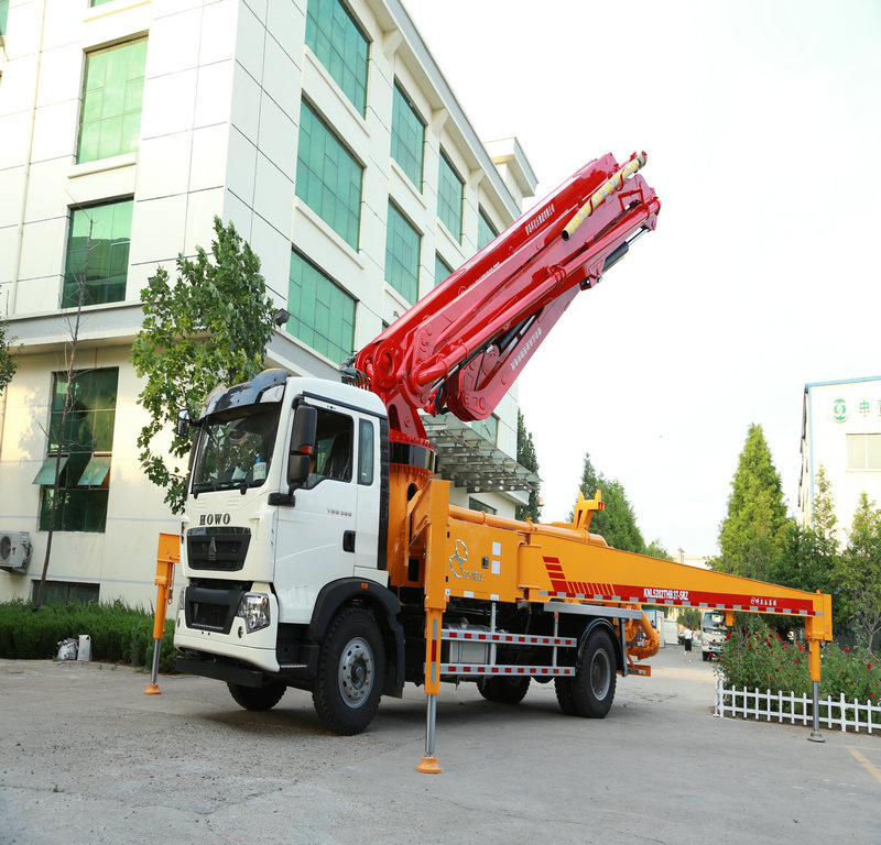 混凝土臂架泵車，小型混凝土泵車，天泵，泵車，小型泵車